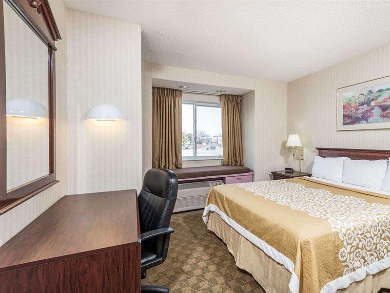 Hotel Baymont By Wyndham Boardman Esterno foto