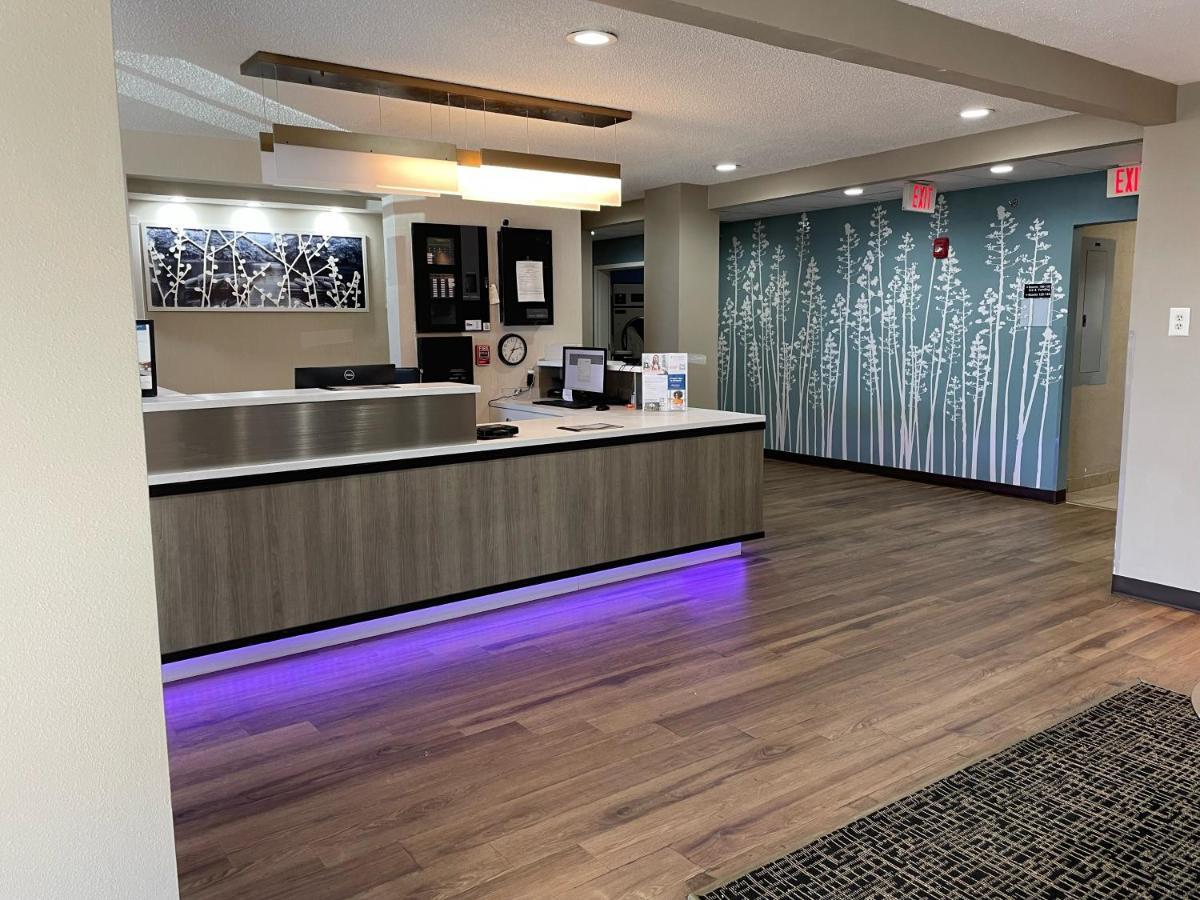Hotel Baymont By Wyndham Boardman Esterno foto