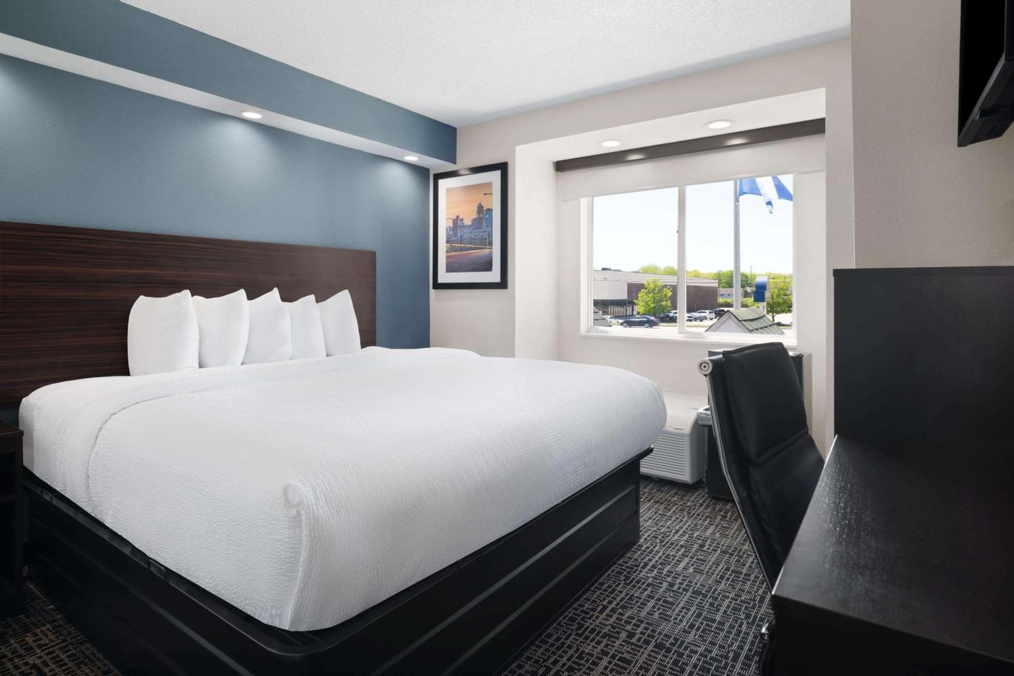 Hotel Baymont By Wyndham Boardman Esterno foto