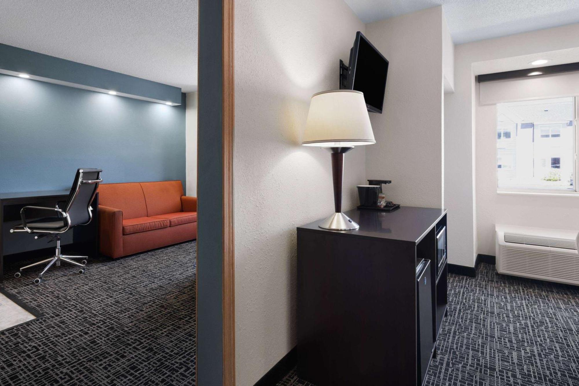 Hotel Baymont By Wyndham Boardman Esterno foto