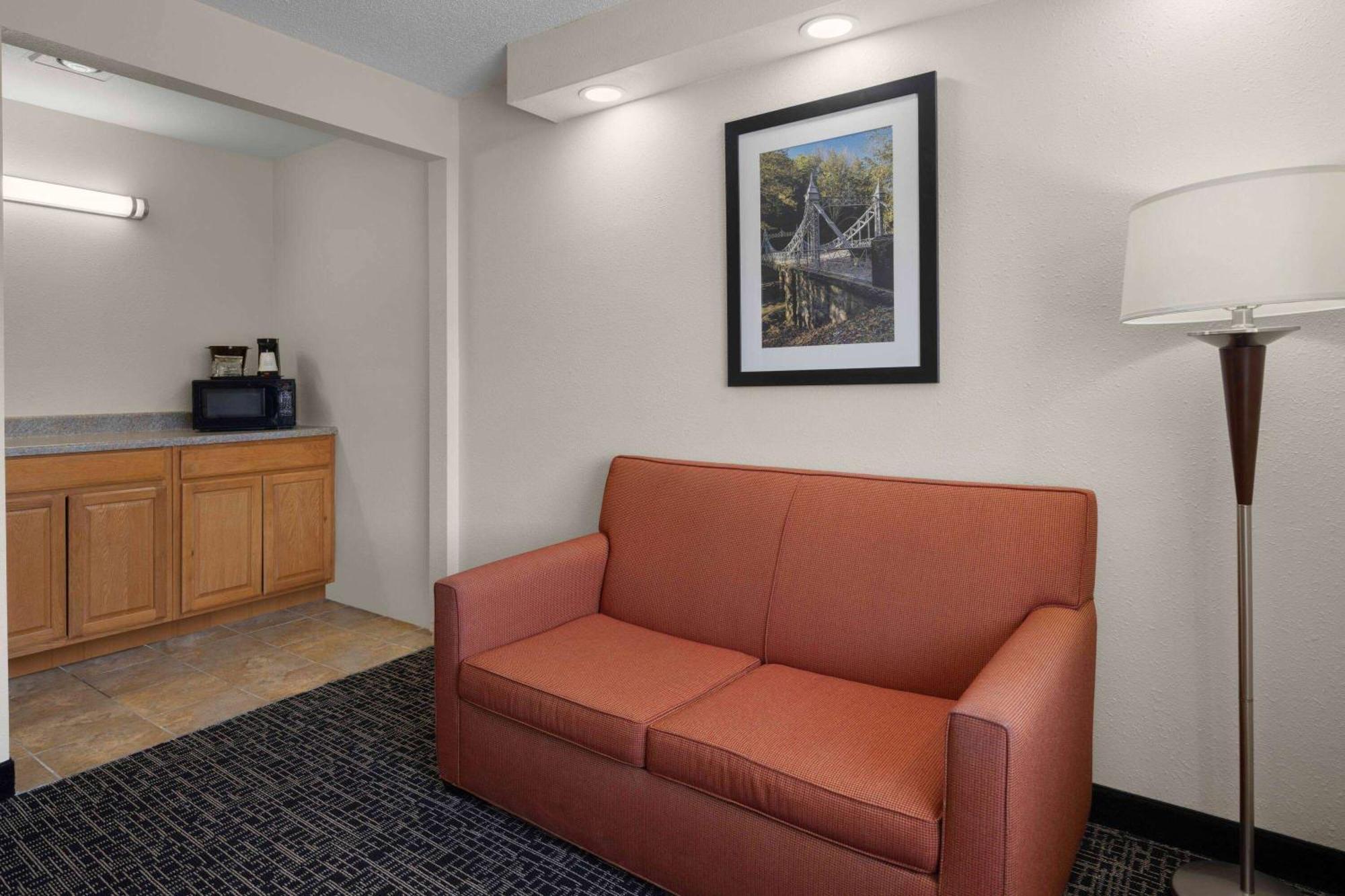 Hotel Baymont By Wyndham Boardman Esterno foto