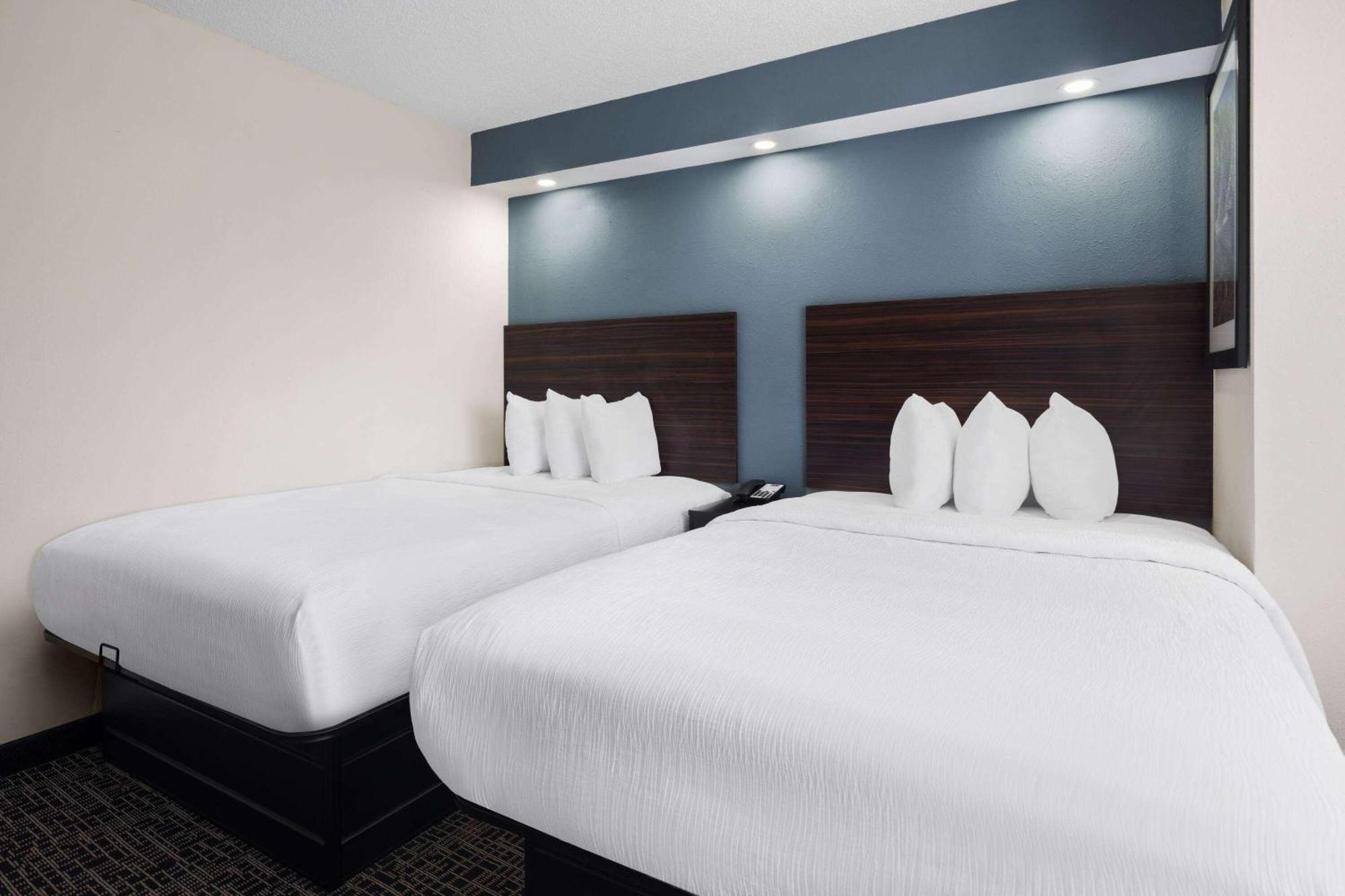 Hotel Baymont By Wyndham Boardman Esterno foto